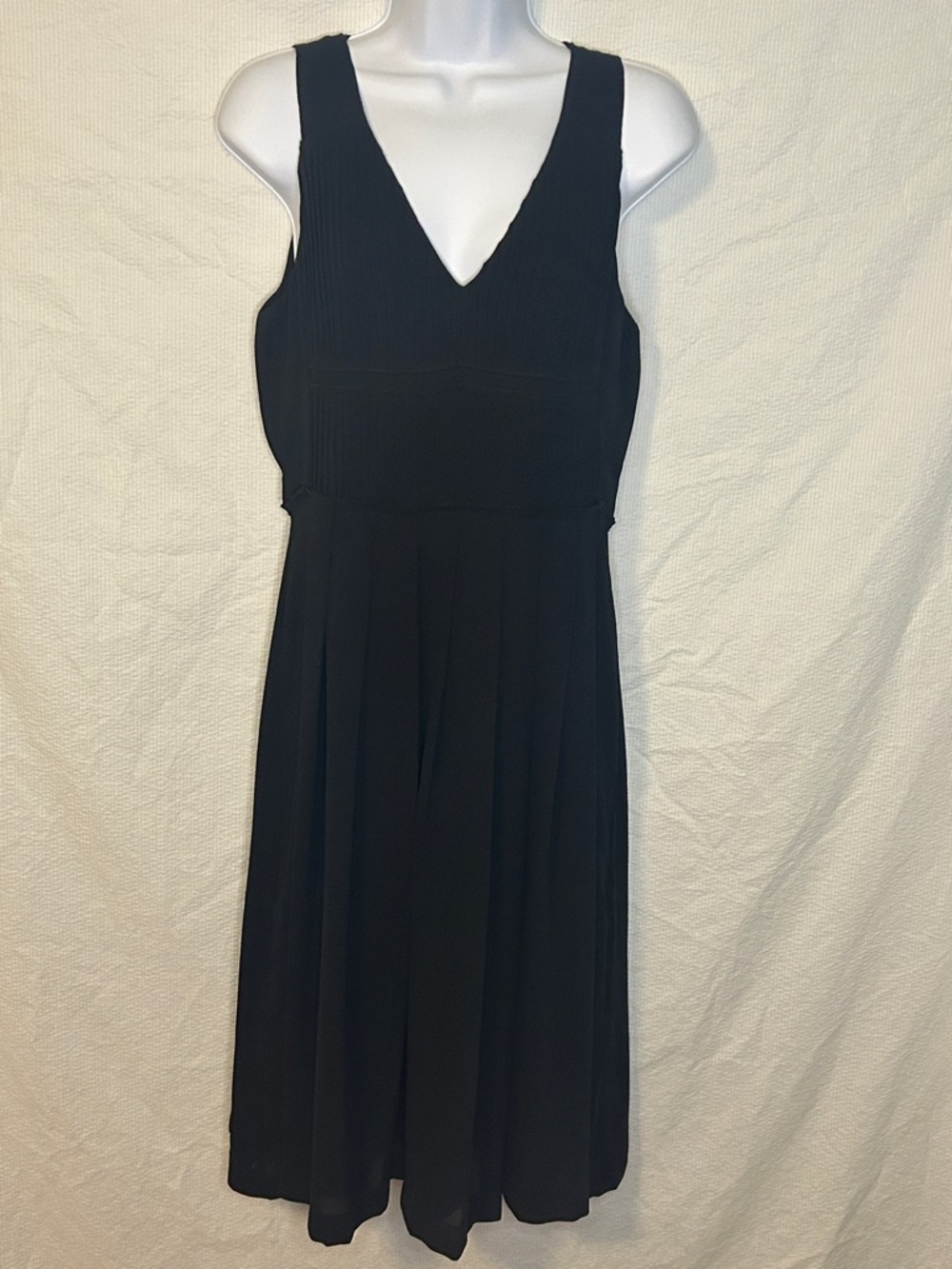 Ann Taylor Sleeveless Pleated Bodice Black Midi Dress, Size 4